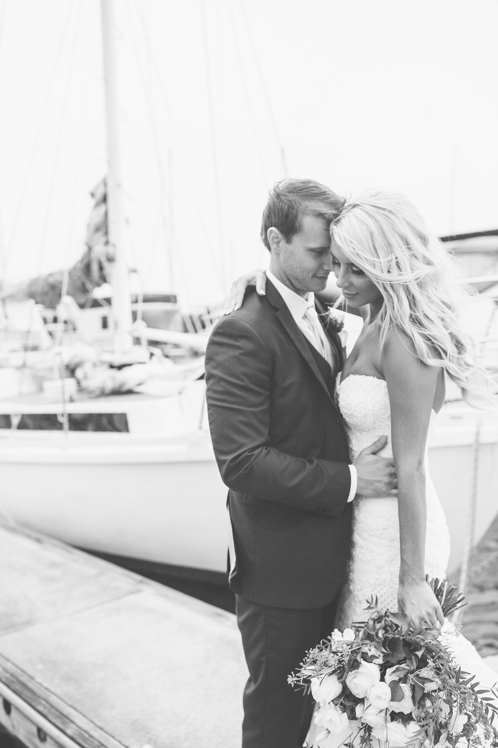 how-to-have-an-all-white-wedding-on