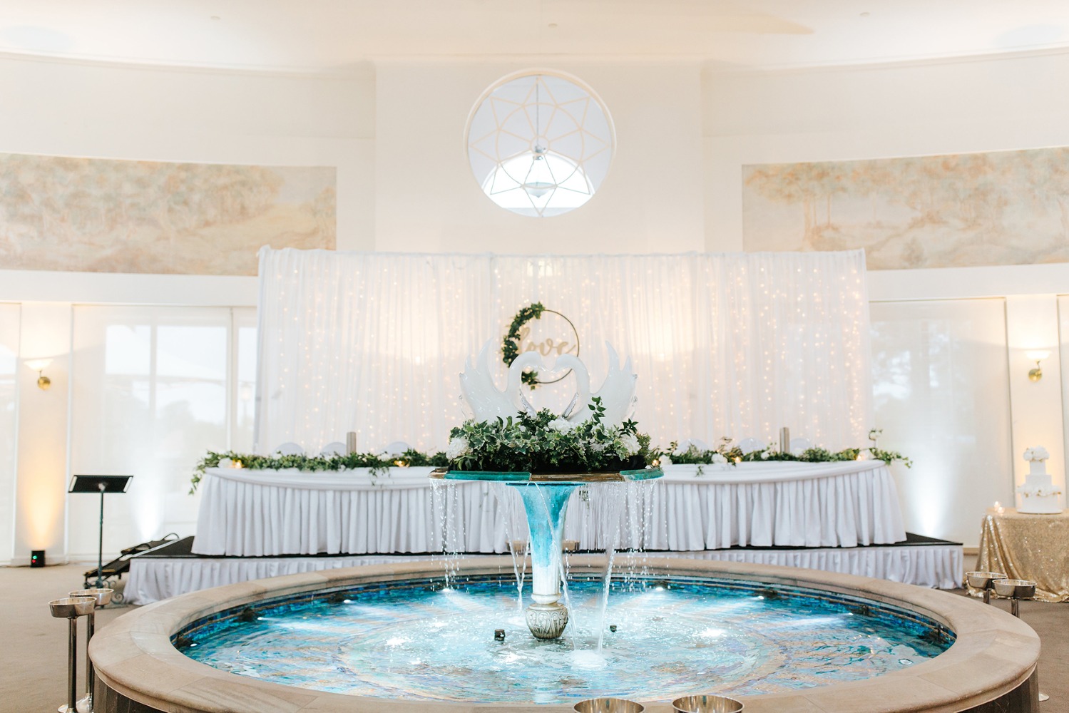 how-to-have-an-all-white-wedding-on