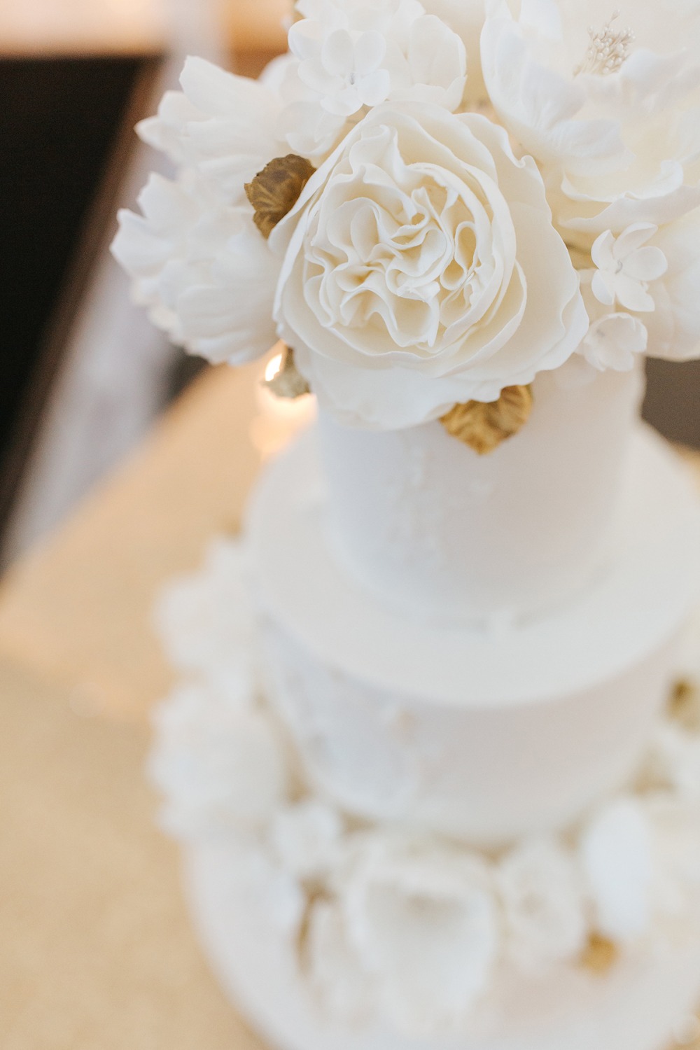 how-to-have-an-all-white-wedding-on