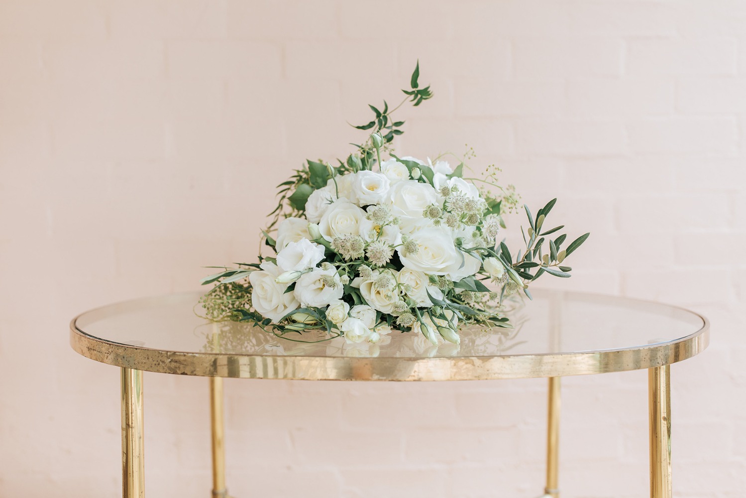 how-to-have-an-all-white-wedding-on