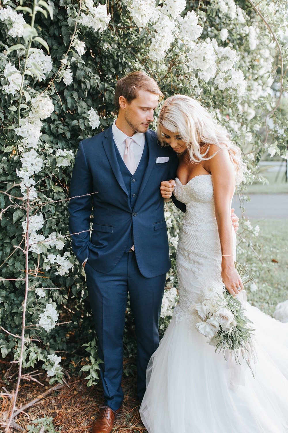 how-to-have-an-all-white-wedding-on