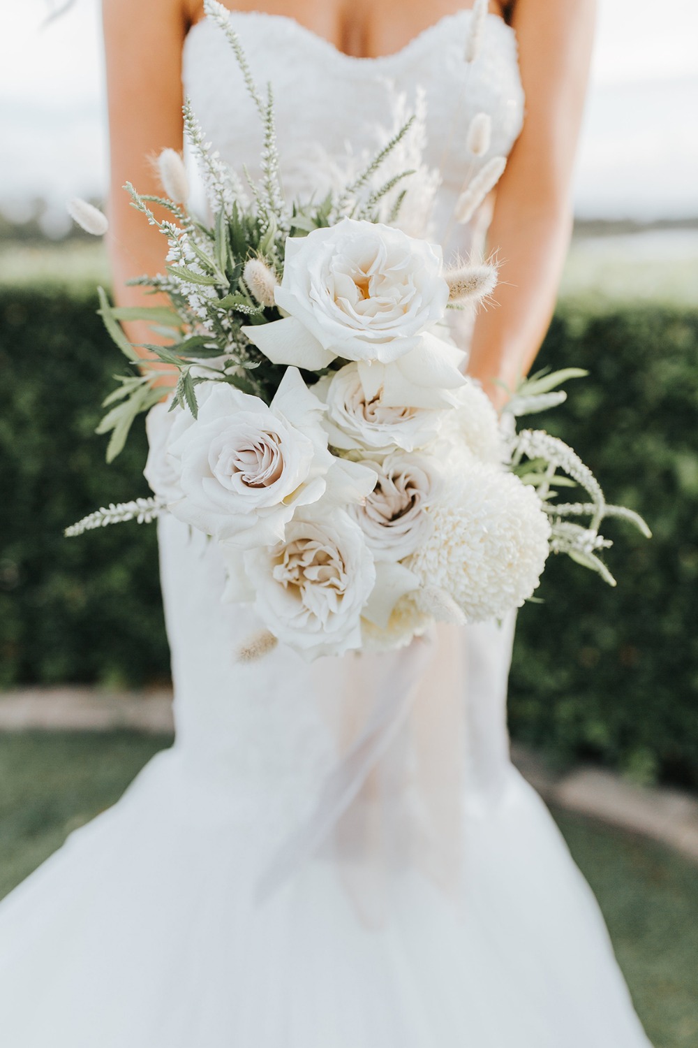 how-to-have-an-all-white-wedding-on