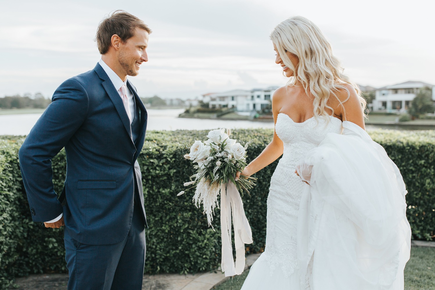 how-to-have-an-all-white-wedding-on