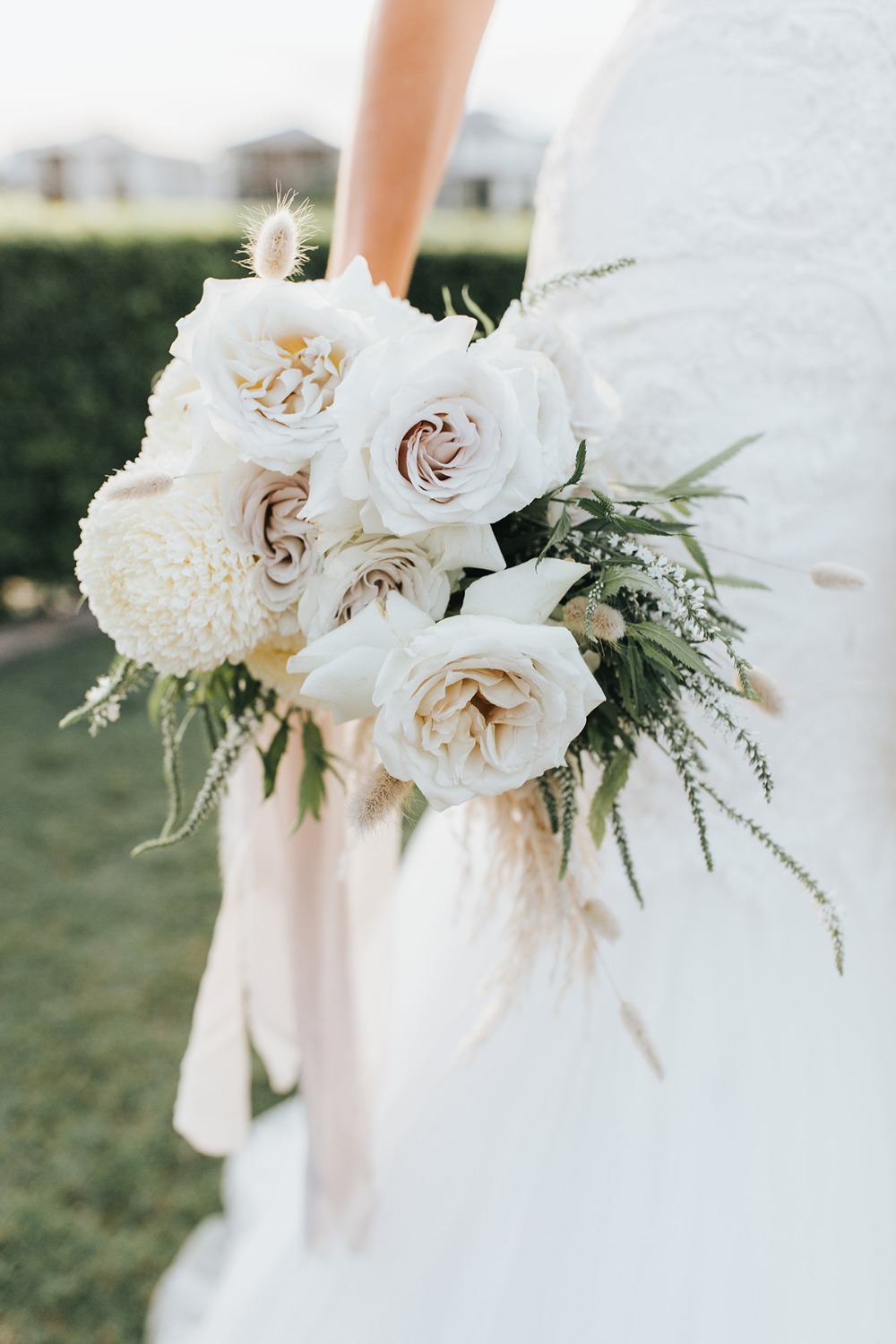 how-to-have-an-all-white-wedding-on