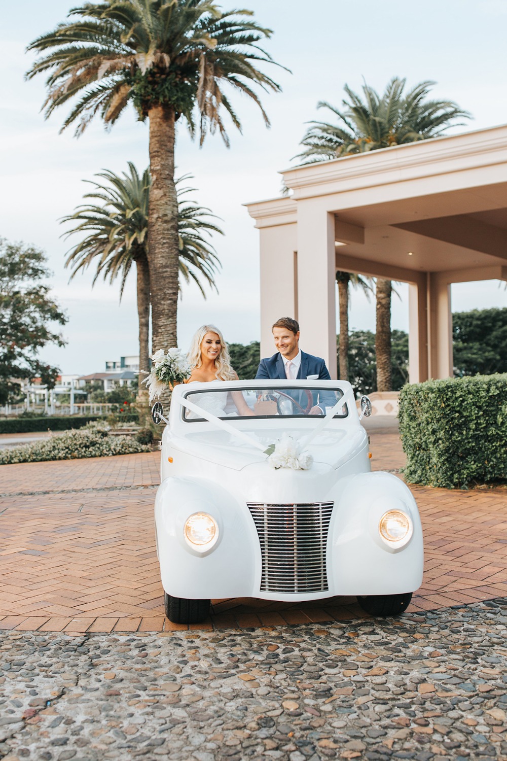 how-to-have-an-all-white-wedding-on