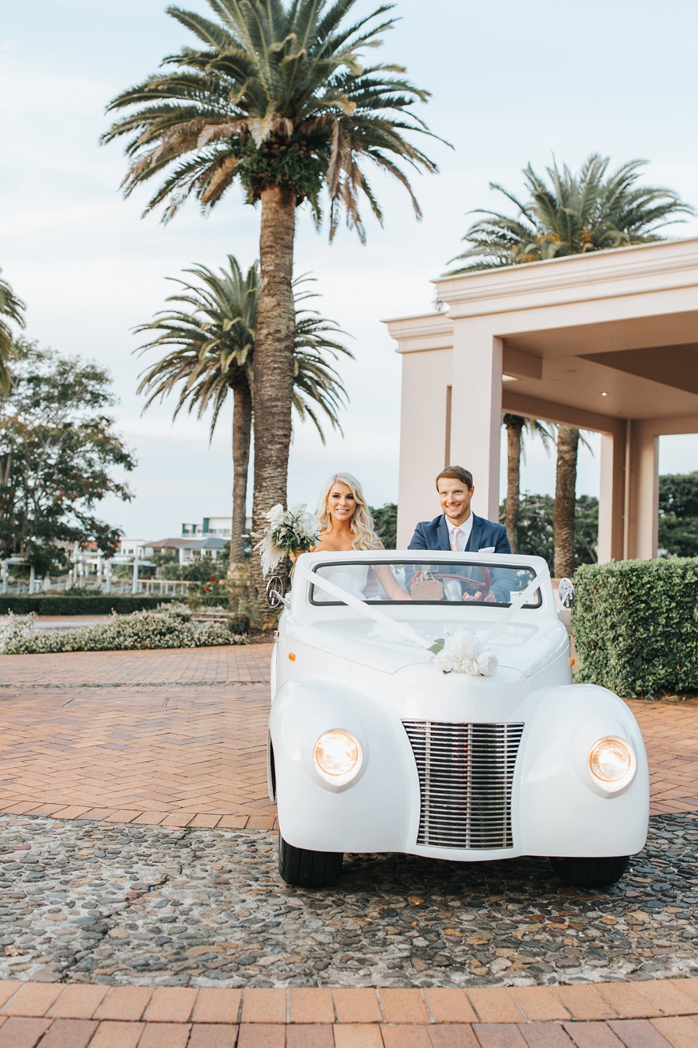 how-to-have-an-all-white-wedding-on