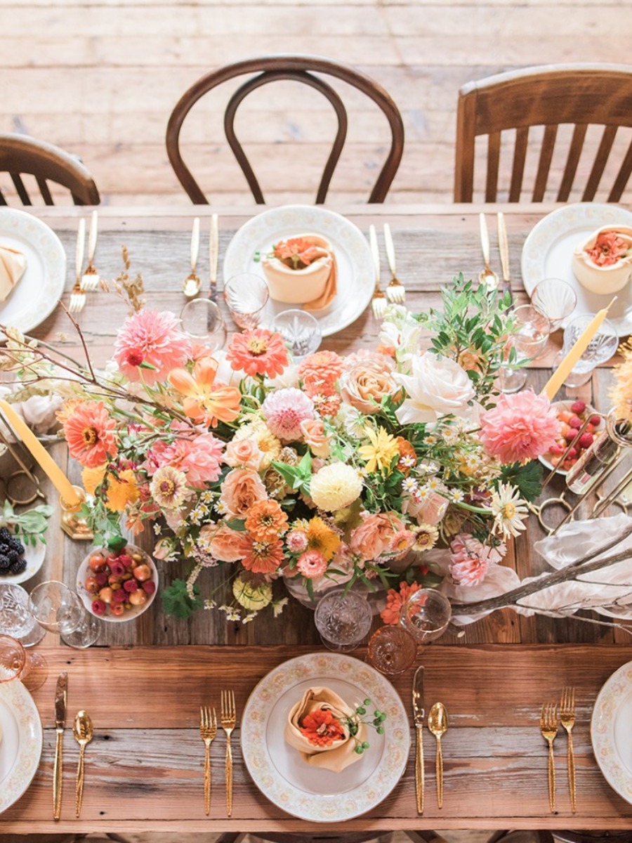 How To Have An Effortless Looking Farm Fresh Summer Wedding