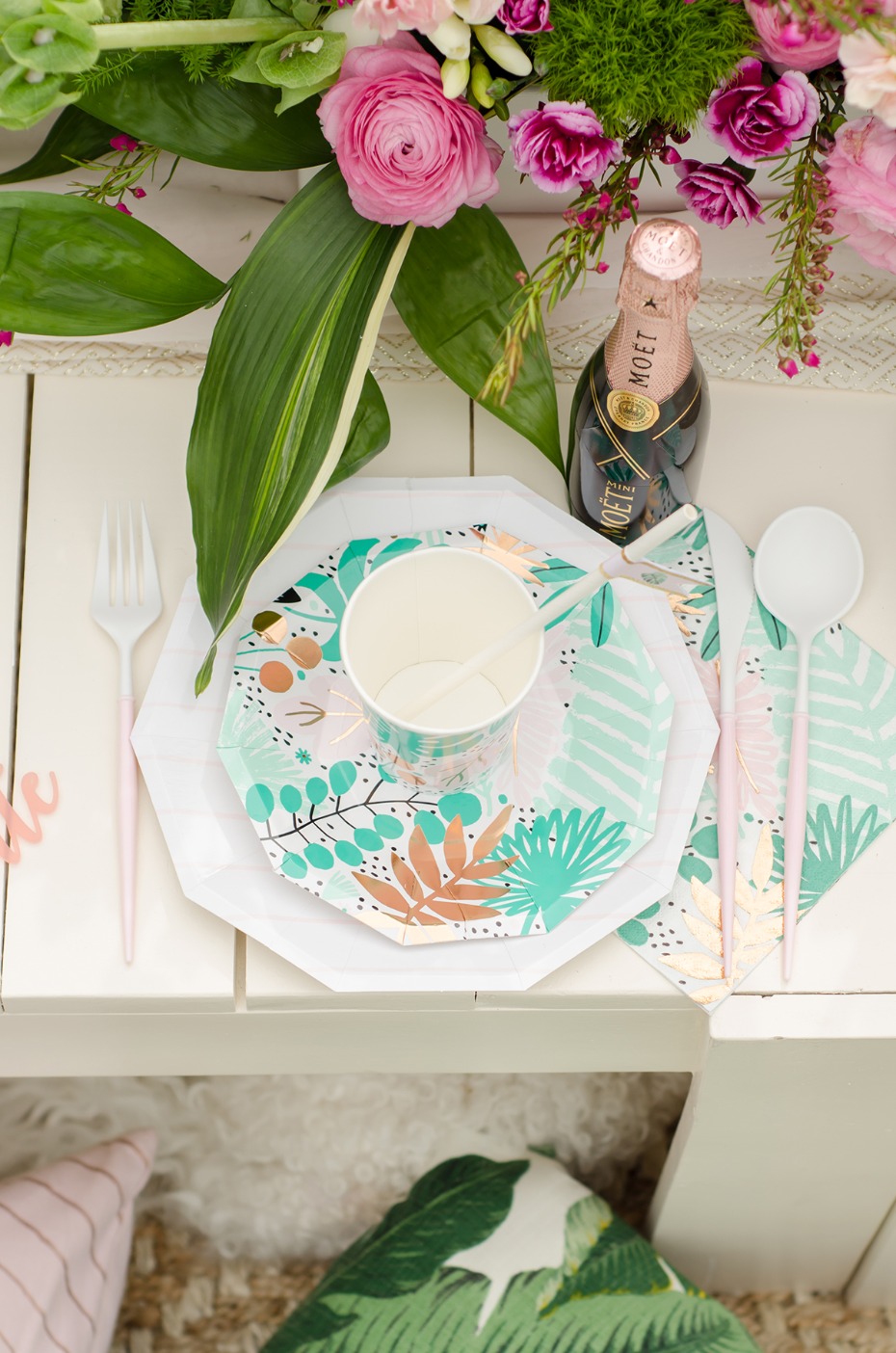 tropical themed place setting