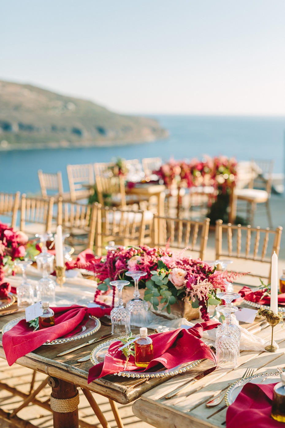 gold and red wedding table