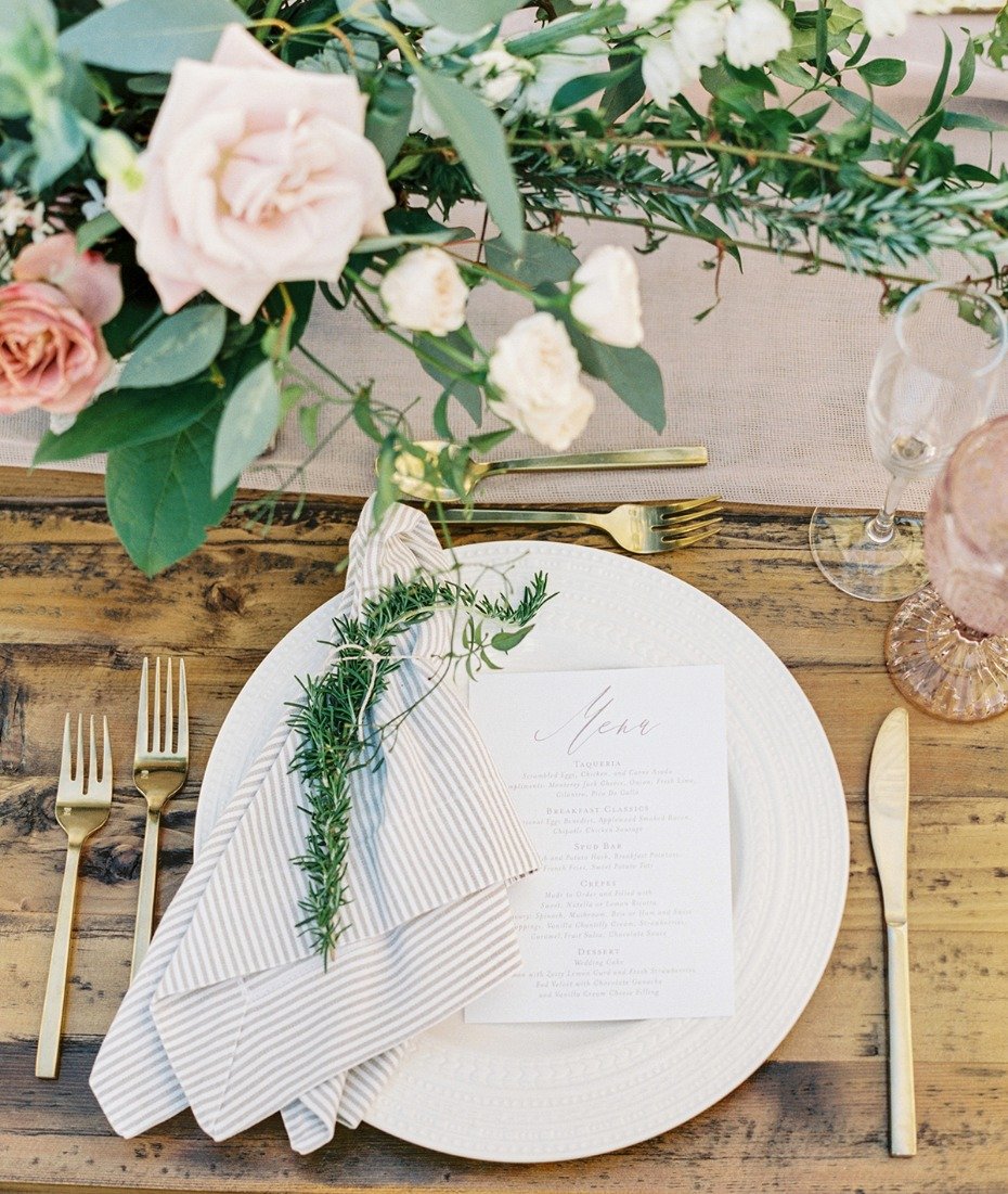 chic wedding table place setting