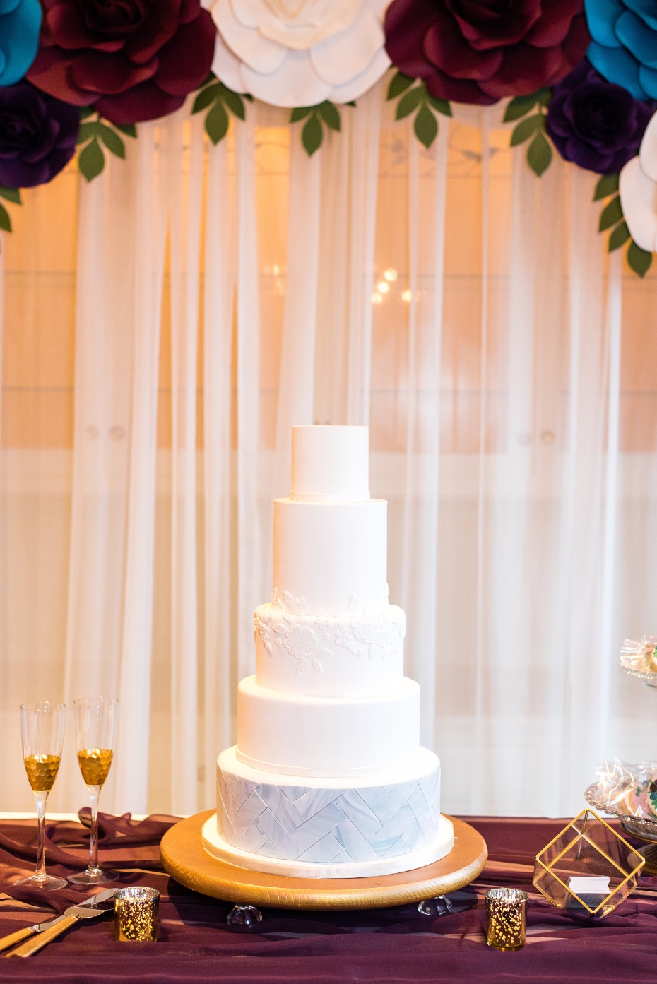 simple and elegant wedding cake