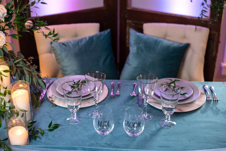 bride and groom sweetheart table