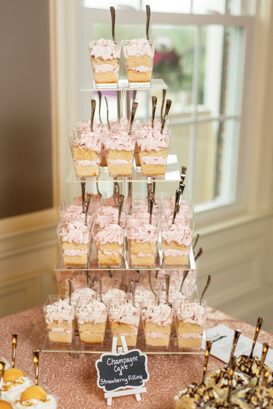 mini wedding desserts