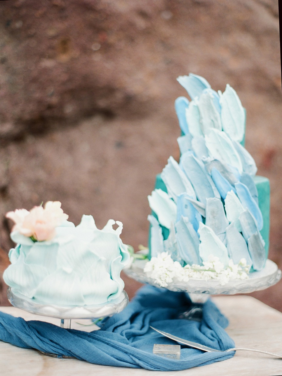 ocean waves wedding cakes