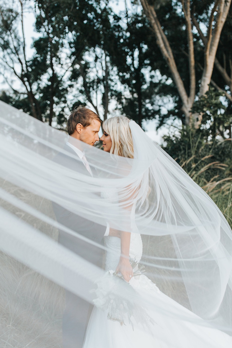 dramatic wedding veil photo