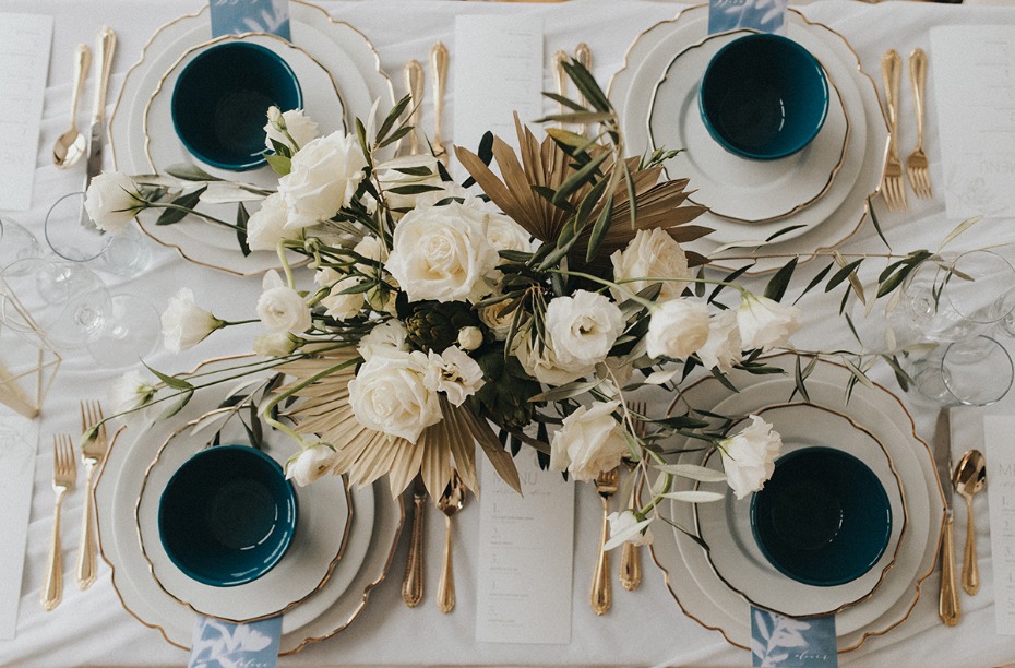 elegant and simple wedding table decor idea