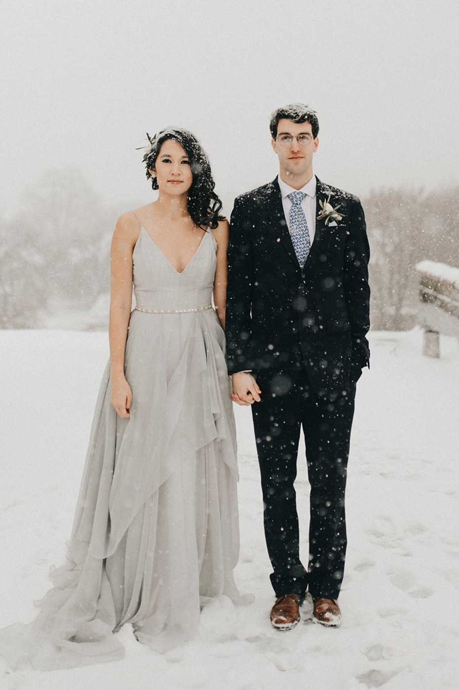 how to have an organic modern winter wedding