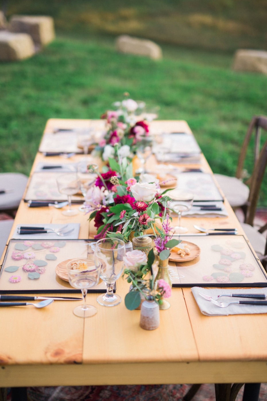 elegant and simple wedding table decor