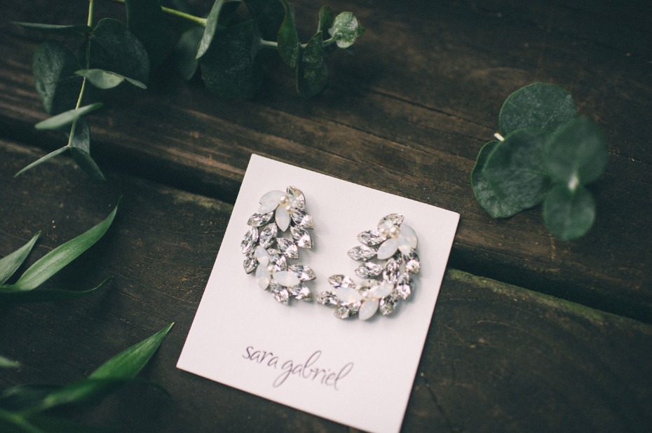 Sparkly earrings for the bride
