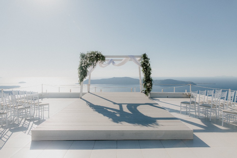 Ocean view ceremony in Greece