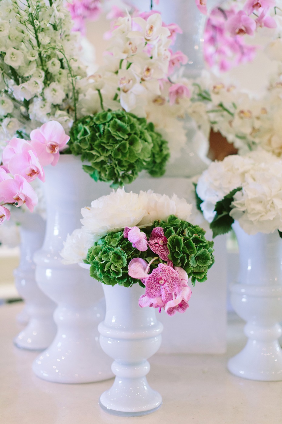gorgeous and elegant wedding flowers