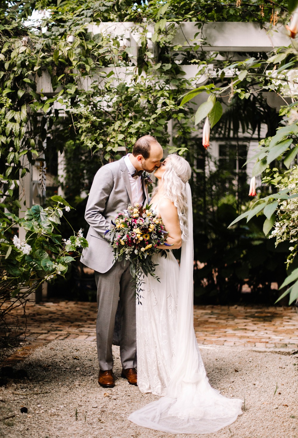 we-seriously-want-to-steal-this-brides