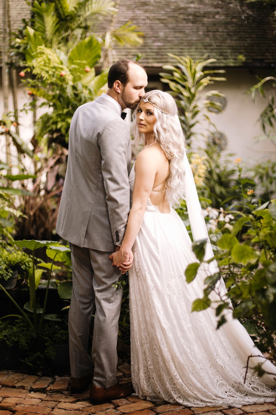 we seriously want to steal this brides amazing style