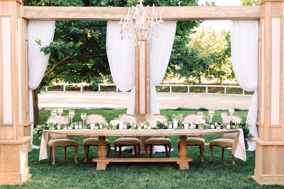 Head table for a wedding