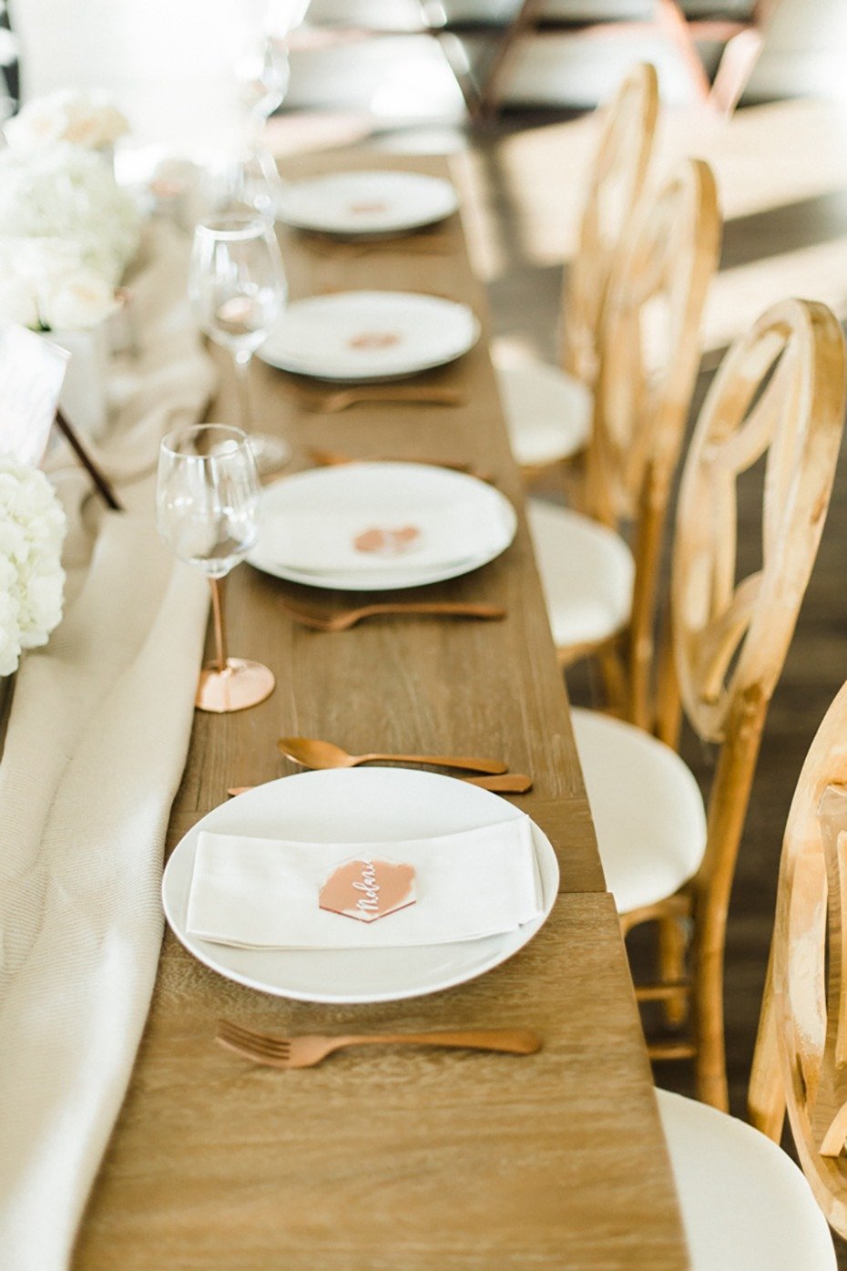 rose gold and white wedding table idea