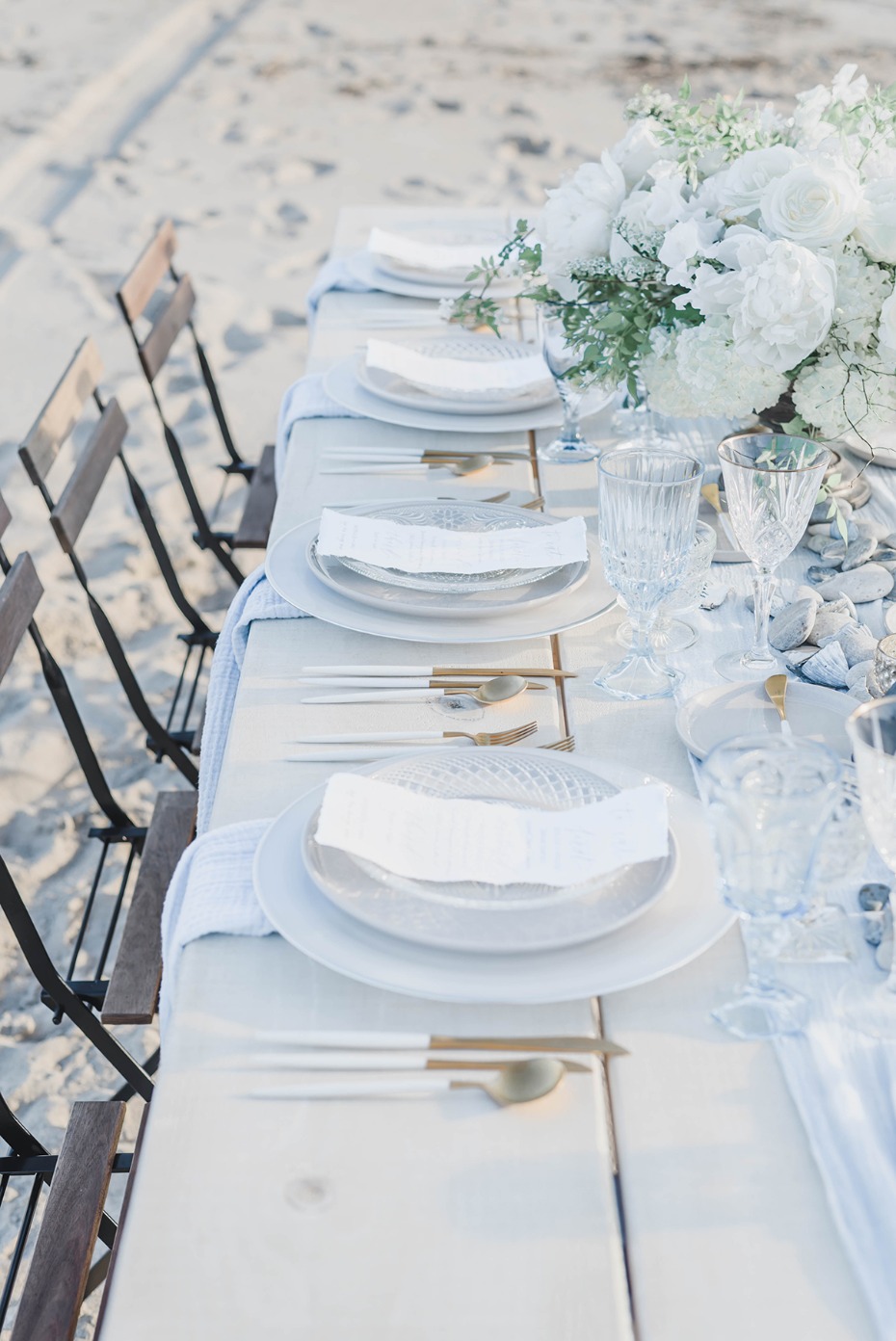 white and gold beach themed table decor