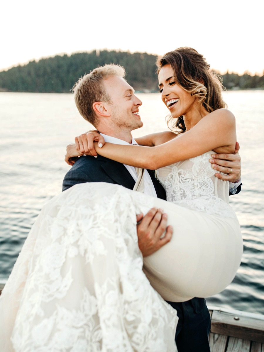 Luxury Lakefront Wedding With DIY Flowers
