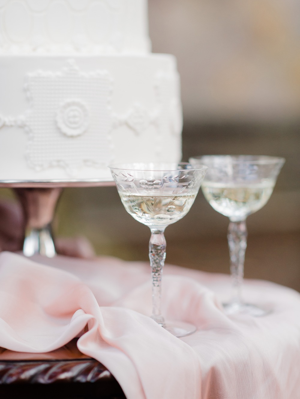 how-to-give-your-wedding-day-the-royal