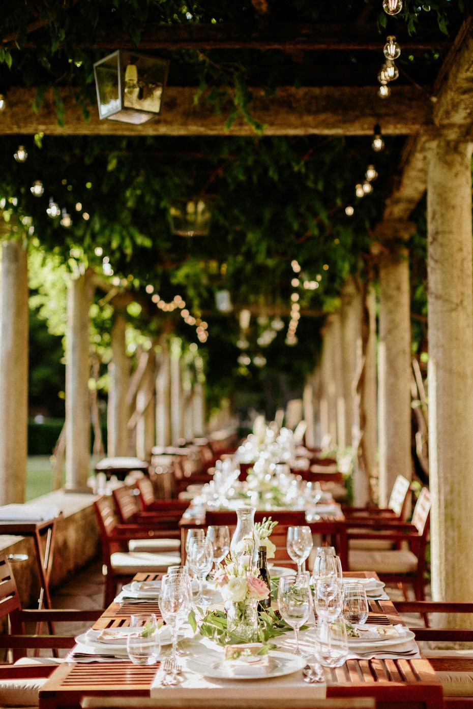 outdoor wedding reception table decor idea