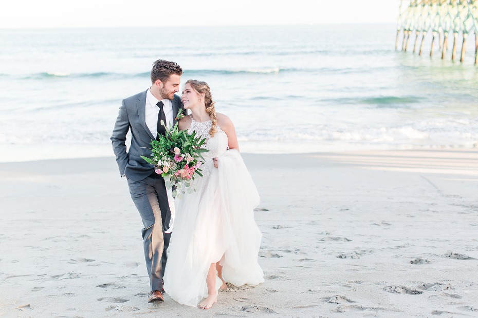 beach wedding couple