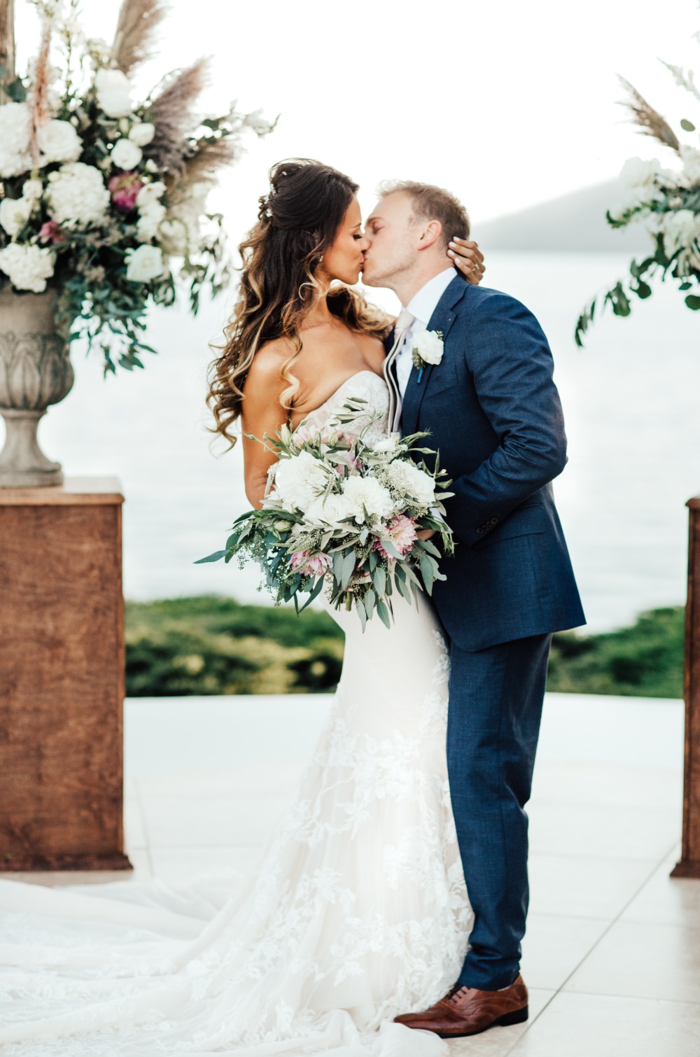 luxury-lakefront-wedding-with-diy