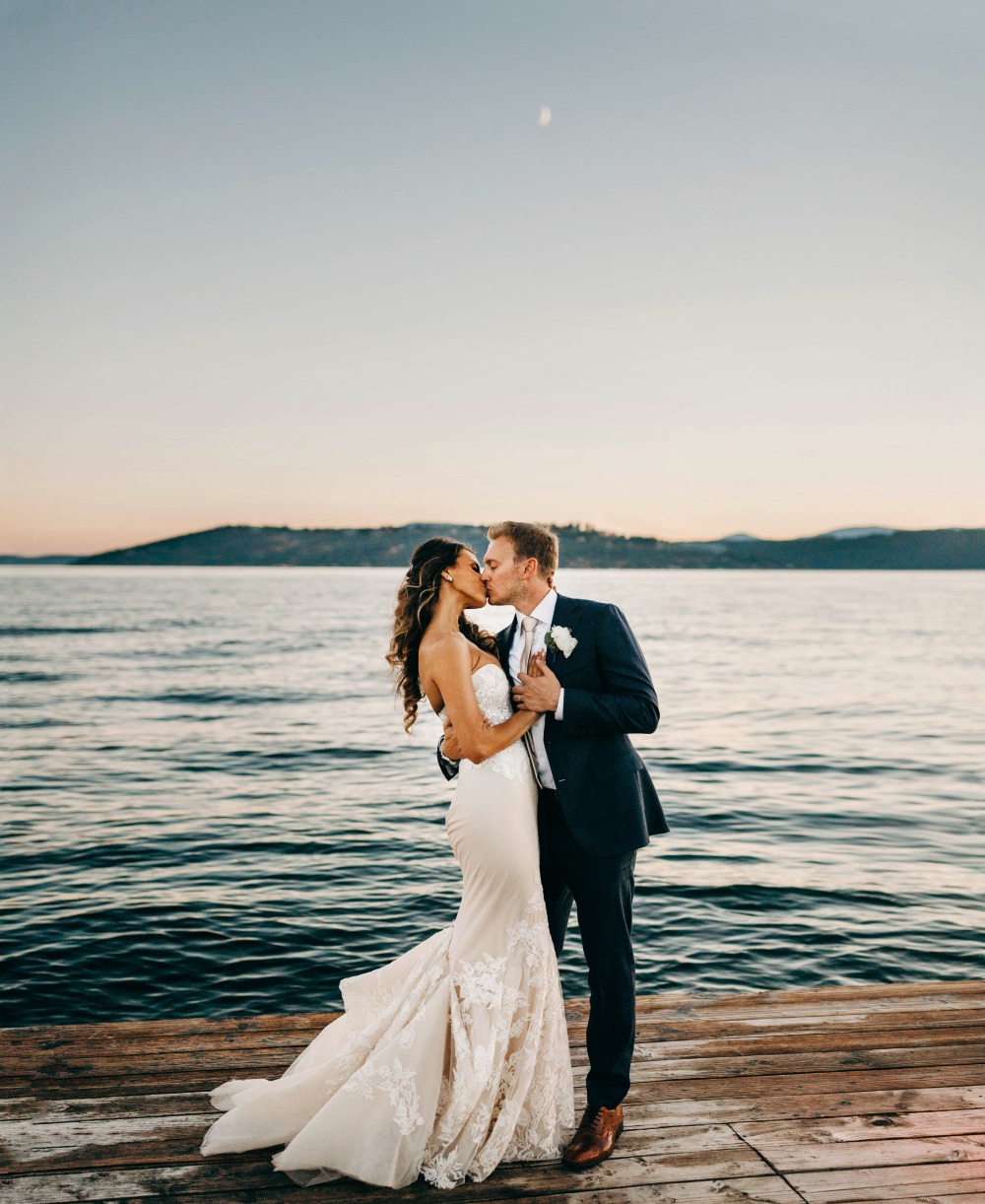 luxury-lakefront-wedding-with-diy