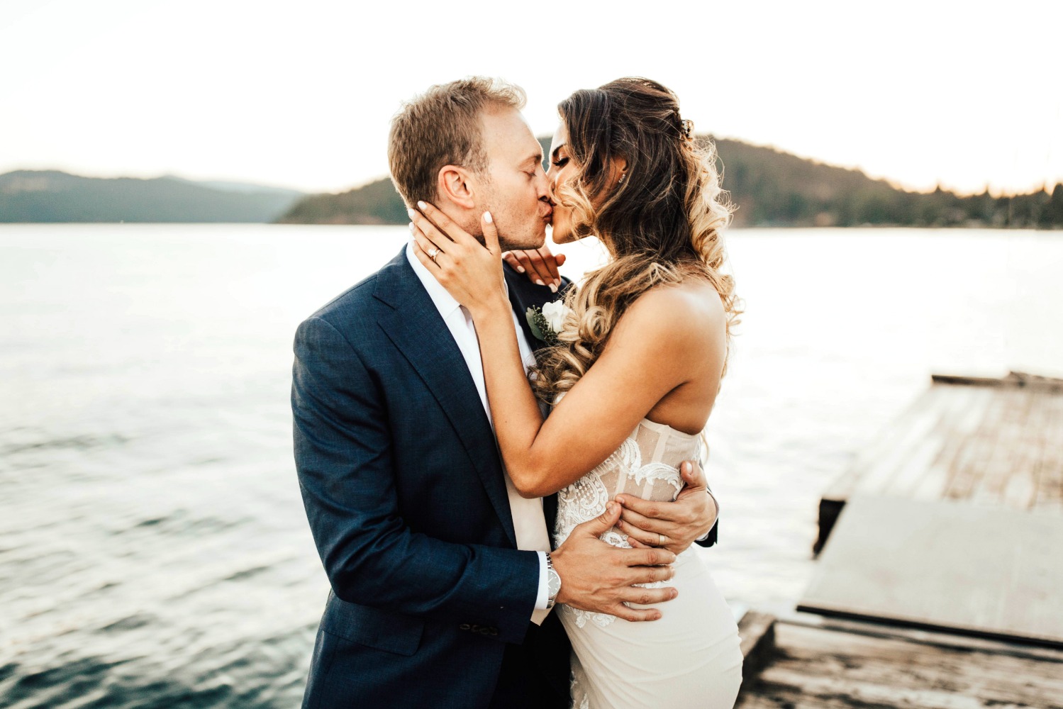 luxury-lakefront-wedding-with-diy