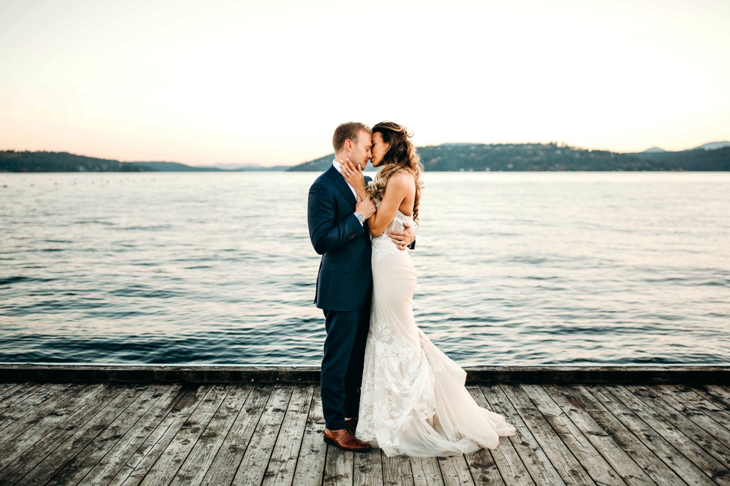 luxury-lakefront-wedding-with-diy