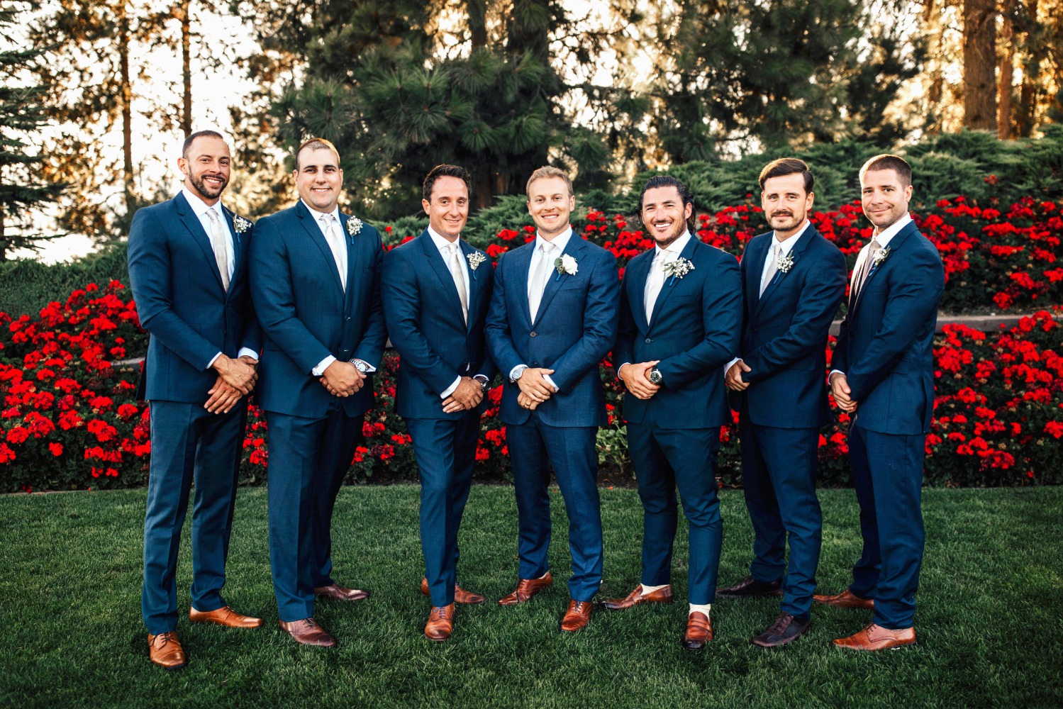 luxury-lakefront-wedding-with-diy