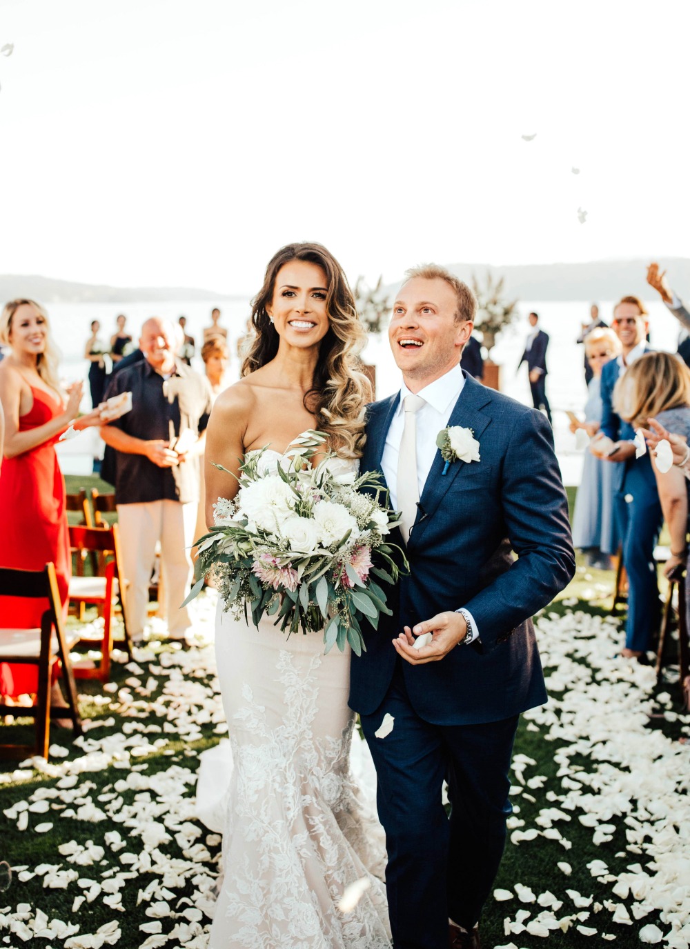 luxury-lakefront-wedding-with-diy