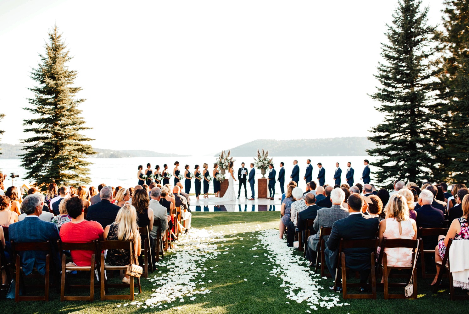 luxury-lakefront-wedding-with-diy