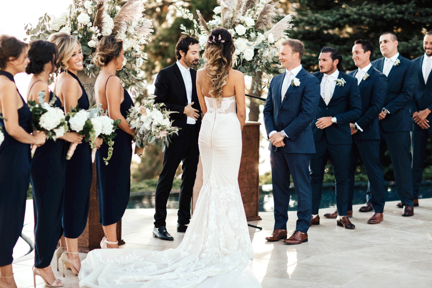 luxury-lakefront-wedding-with-diy