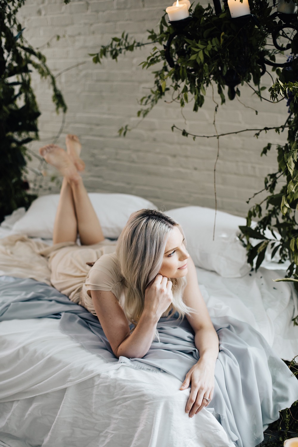 secret-garden-style-boudoir-session