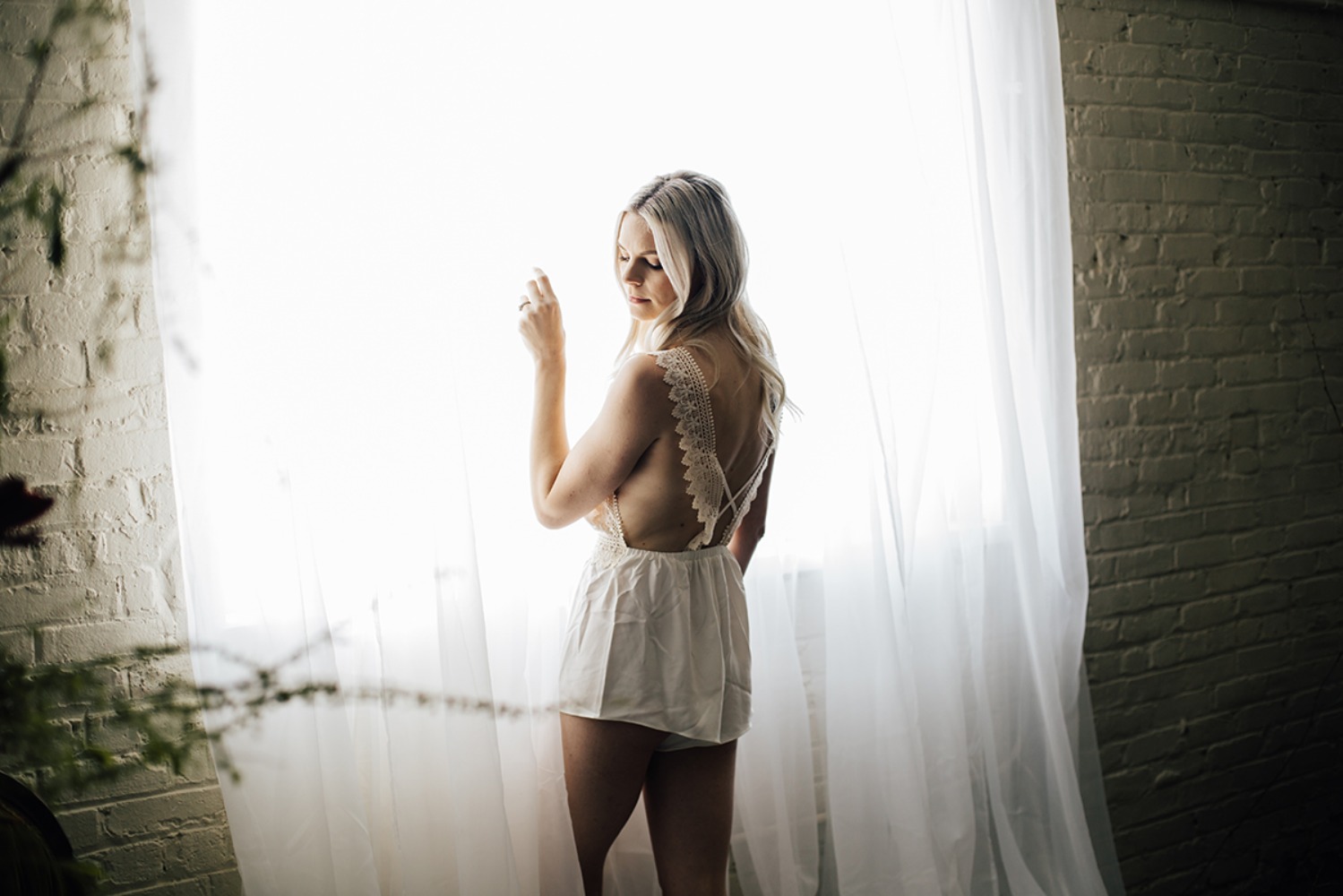 secret-garden-style-boudoir-session