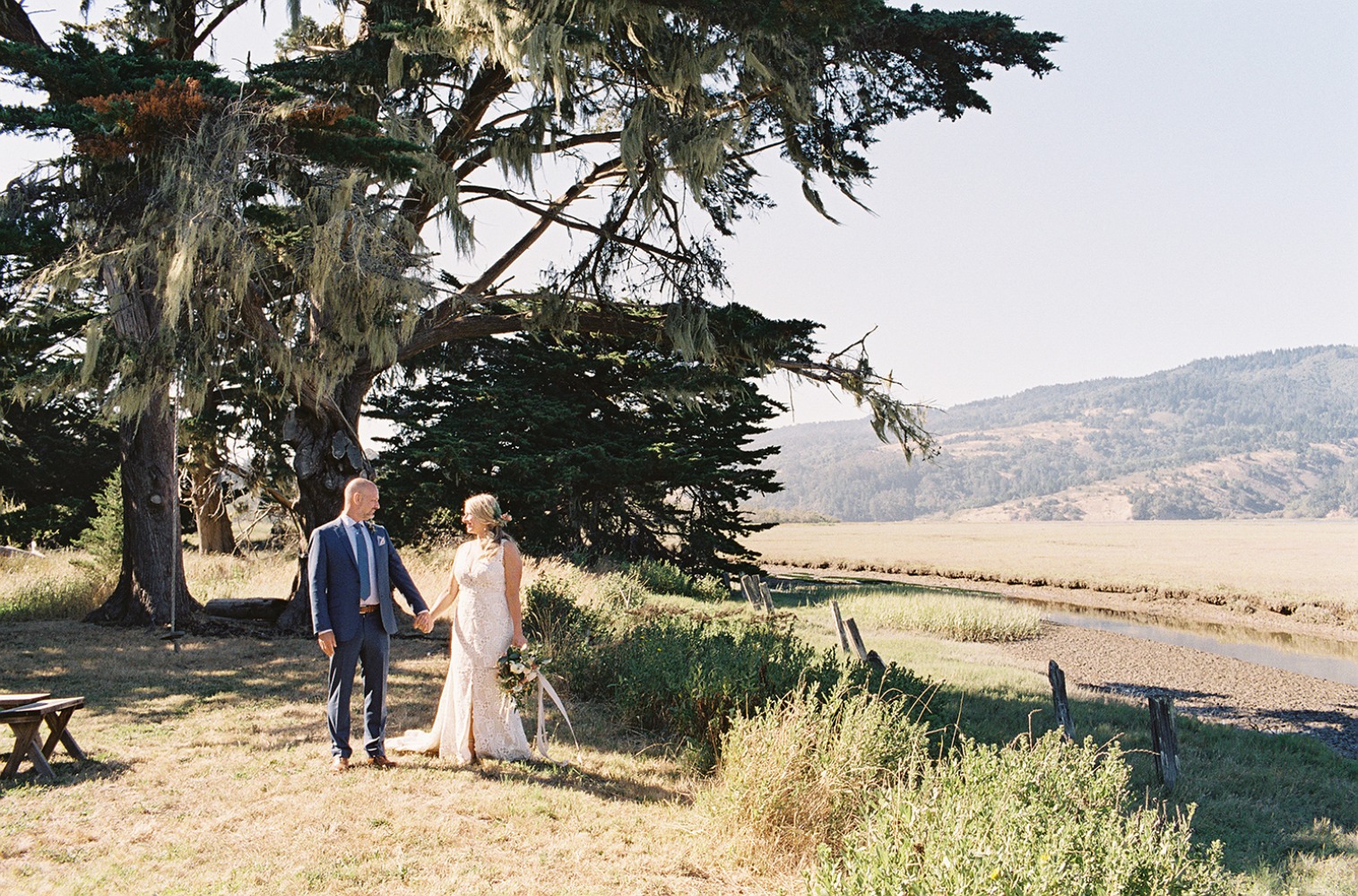 upscale-barn-wedding-at-the-peace-barn