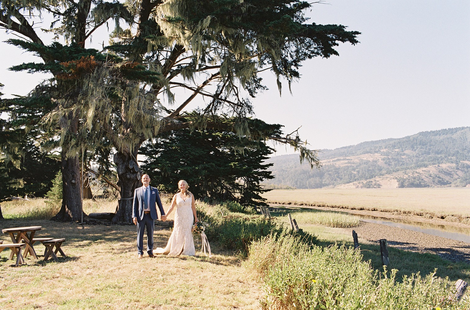 upscale-barn-wedding-at-the-peace-barn