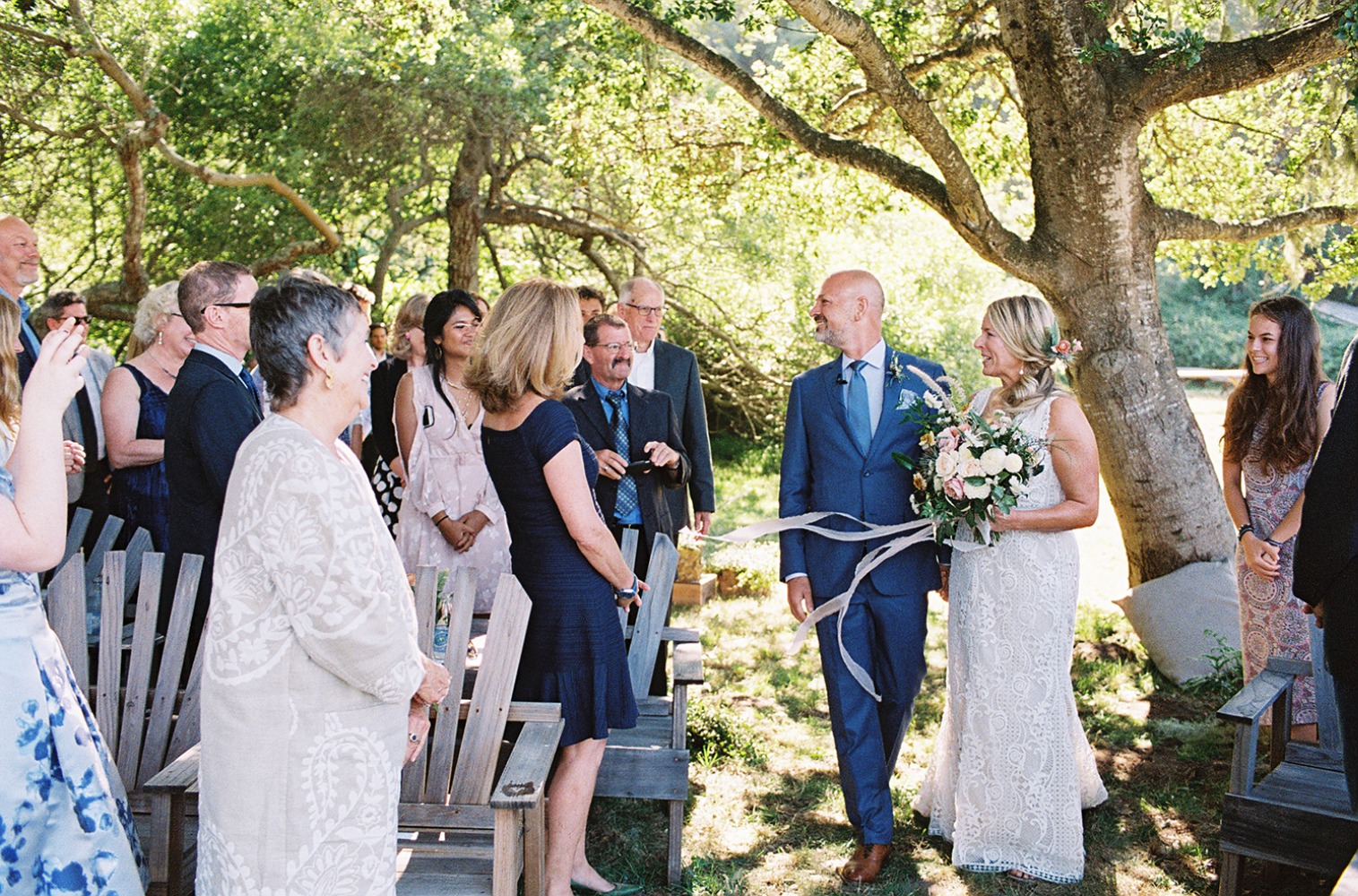 upscale-barn-wedding-at-the-peace-barn