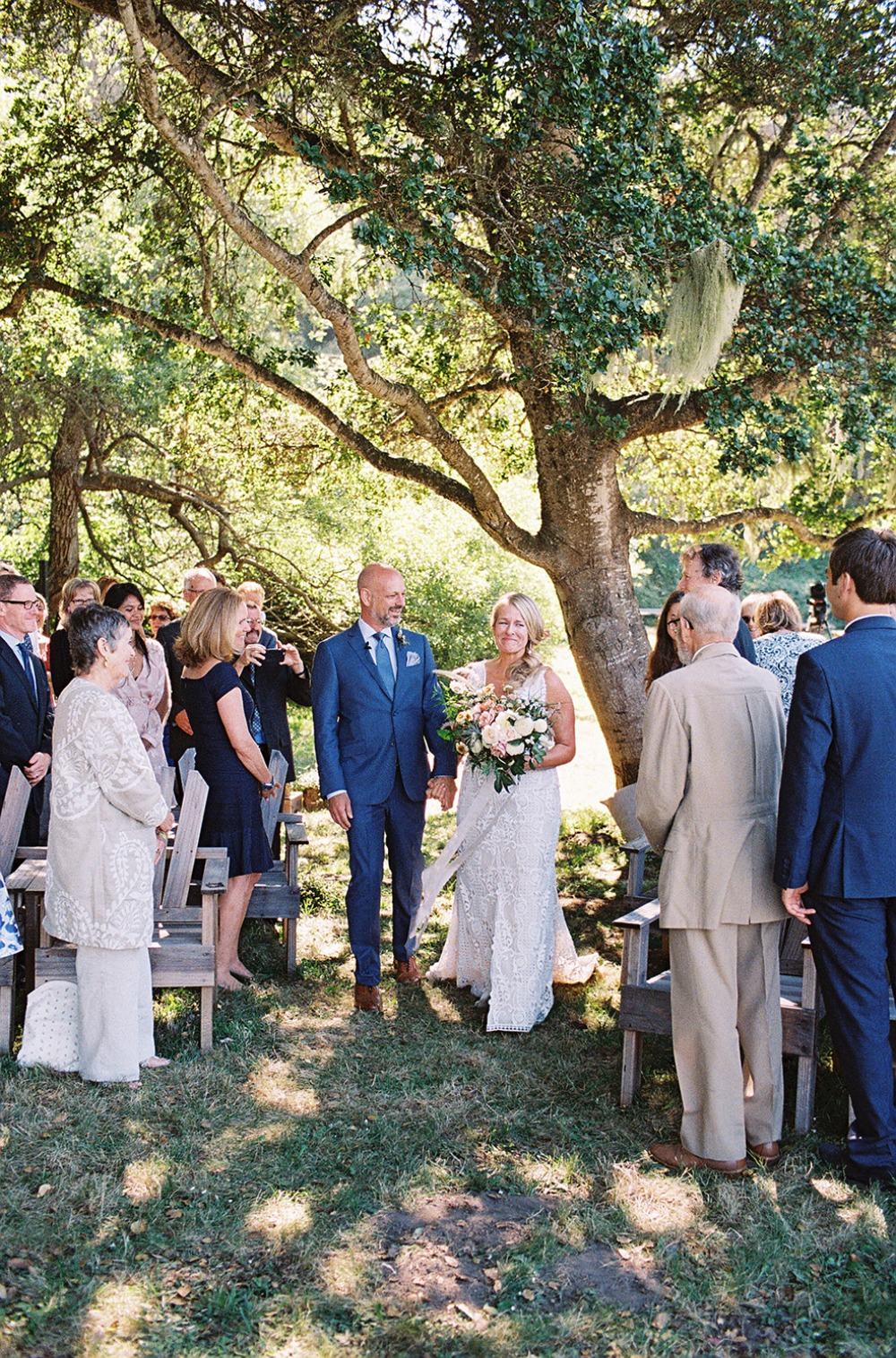 upscale-barn-wedding-at-the-peace-barn
