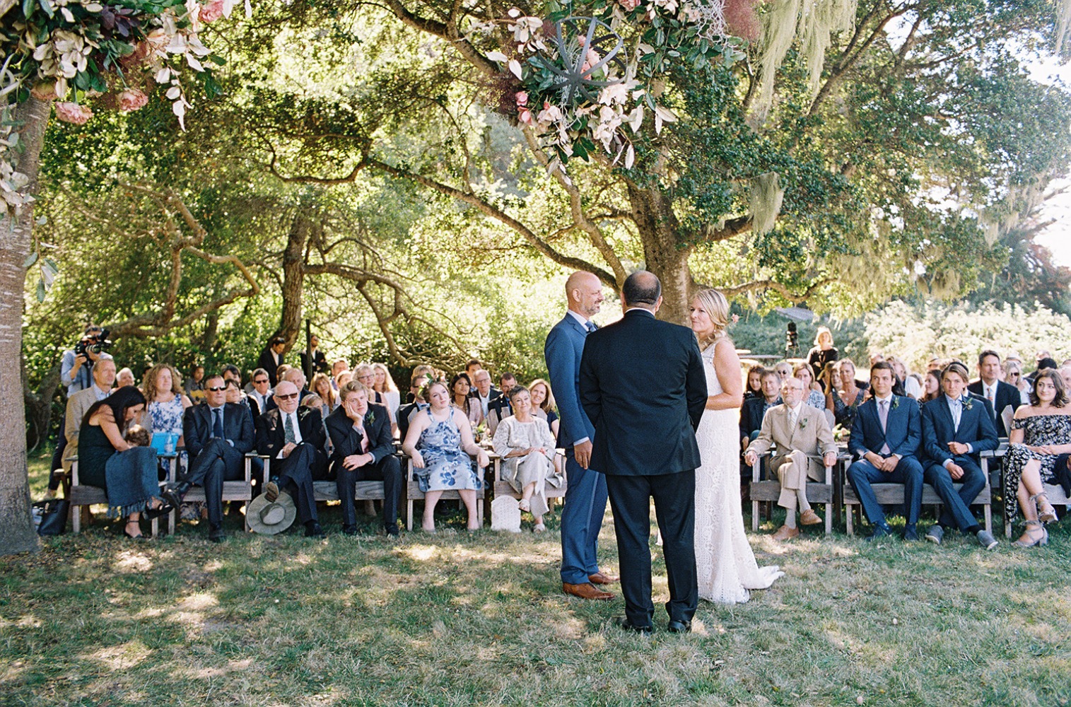 upscale-barn-wedding-at-the-peace-barn