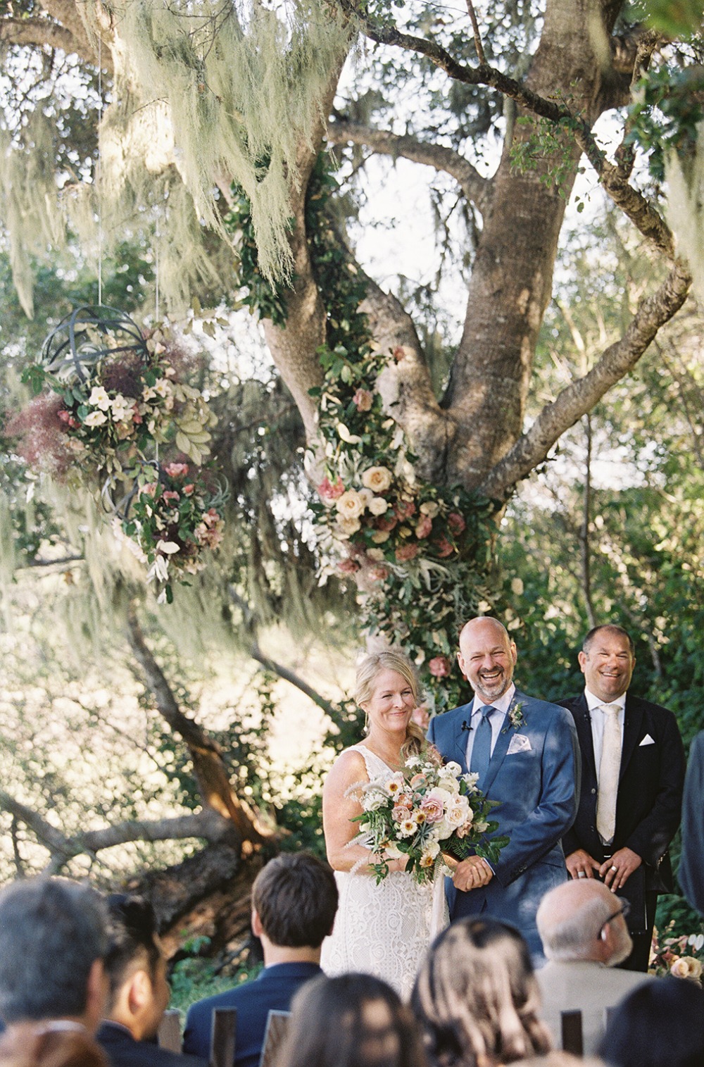 upscale-barn-wedding-at-the-peace-barn